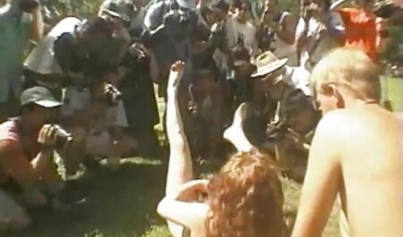 Des sex maman et garcon manifestants argentins aux seins nus aux gros seins